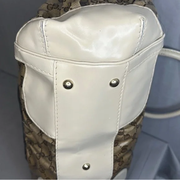 GUCCI Only Used Once! Large Monogram Tote Dust Bag Included - Picture 4 of 13